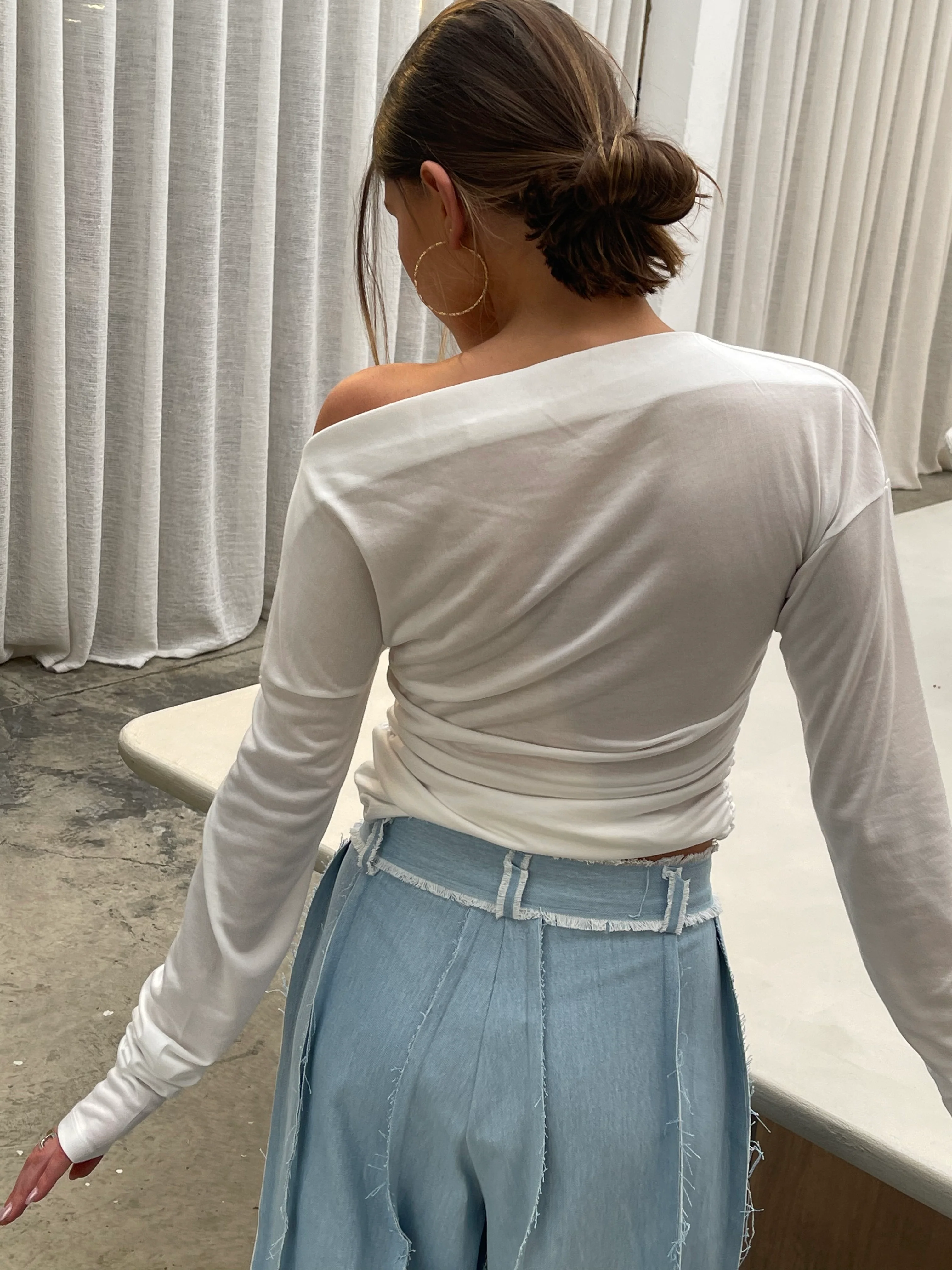 Boatneck Side Pleats Top White - Image 5