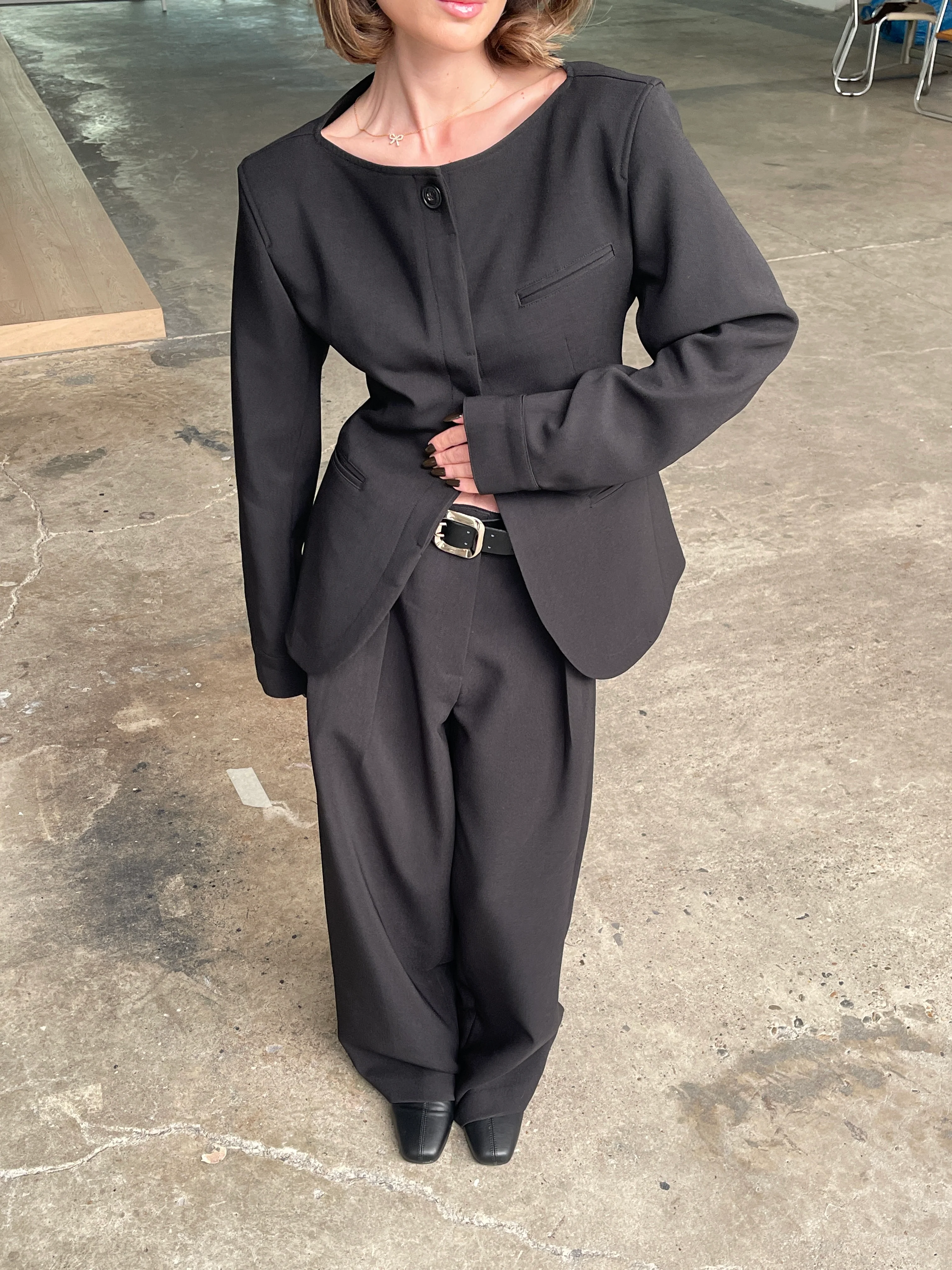 Boatneck Tailored Fitted Vest Black - Image 11