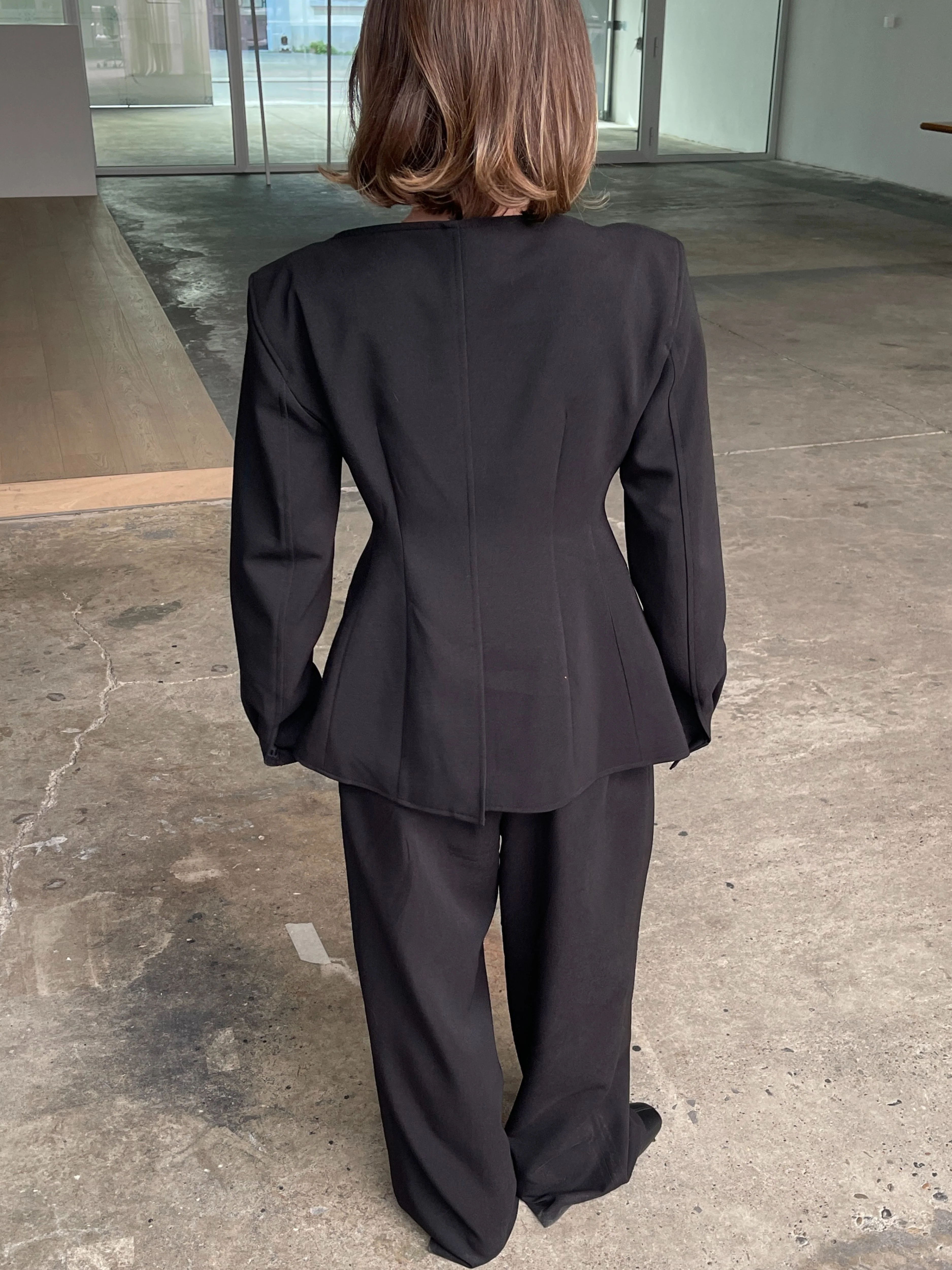 Boatneck Tailored Fitted Vest Black - Image 5